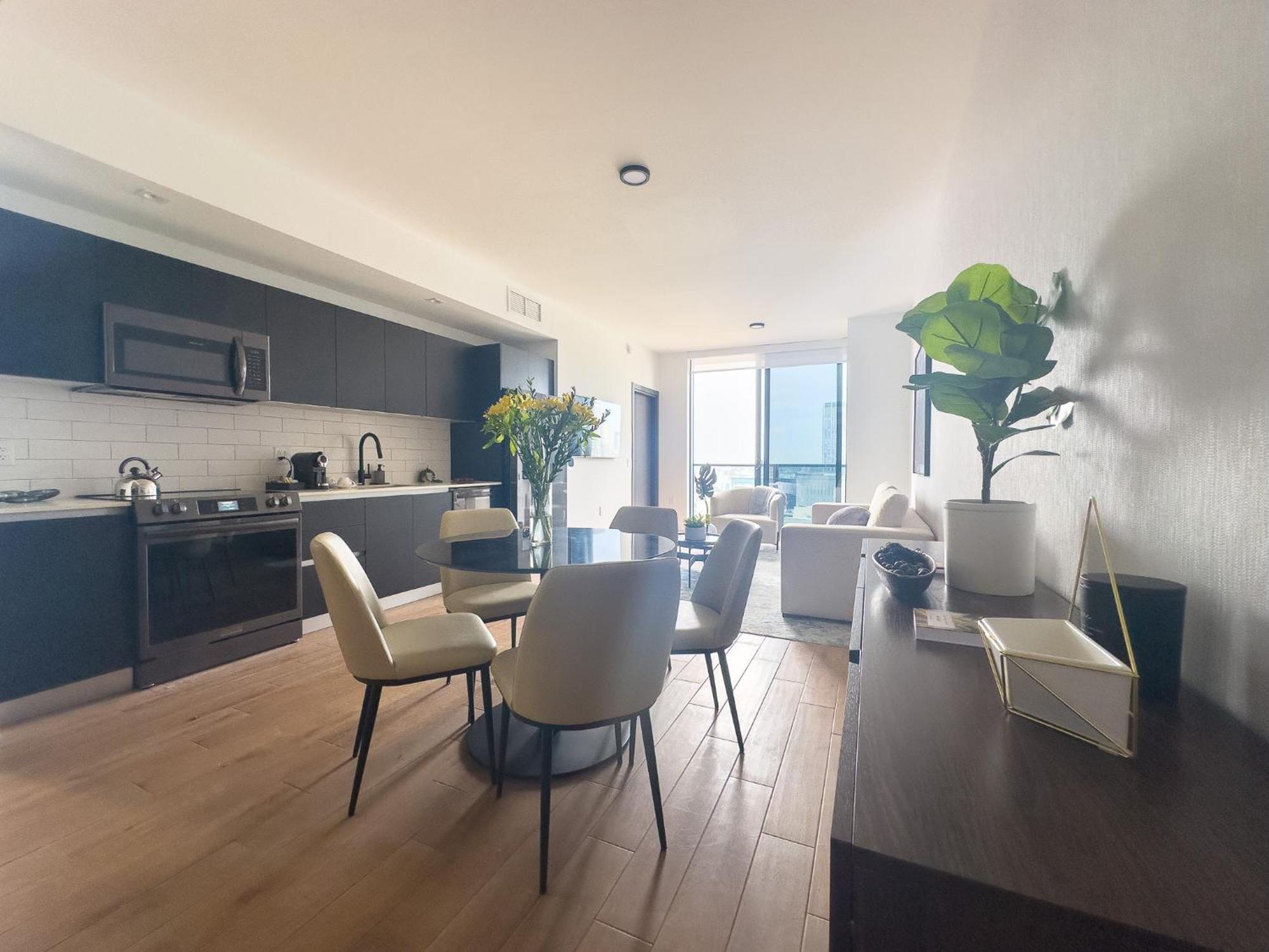 Downtown By Vacation Apartment